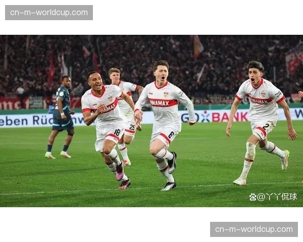 RB莱比锡赛前最后一场训练课以高强度对抗演练为主